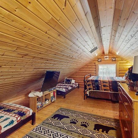 גטלינבורג Pine Cone Cabin מראה חיצוני תמונה
