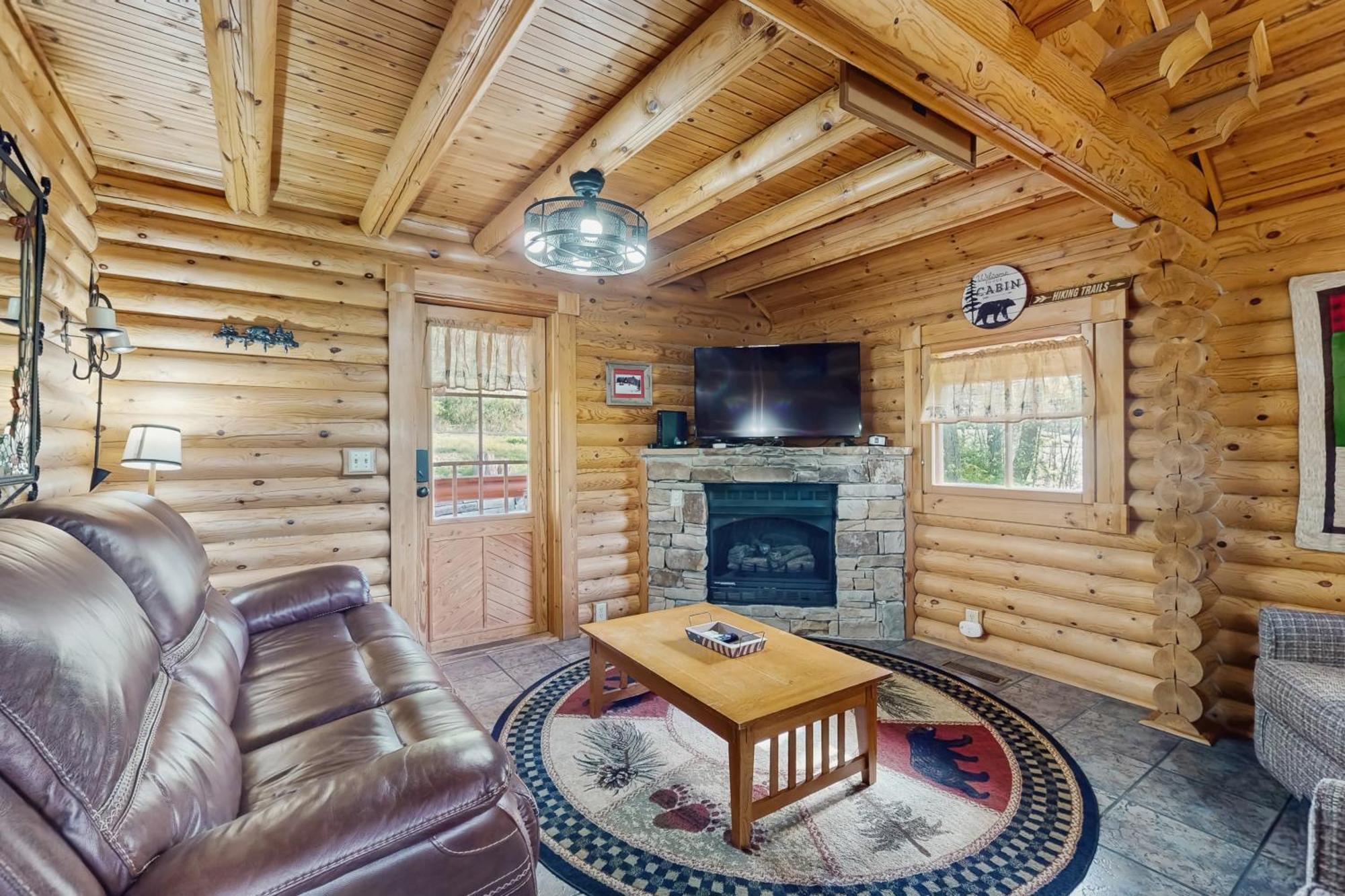 גטלינבורג Pine Cone Cabin מראה חיצוני תמונה