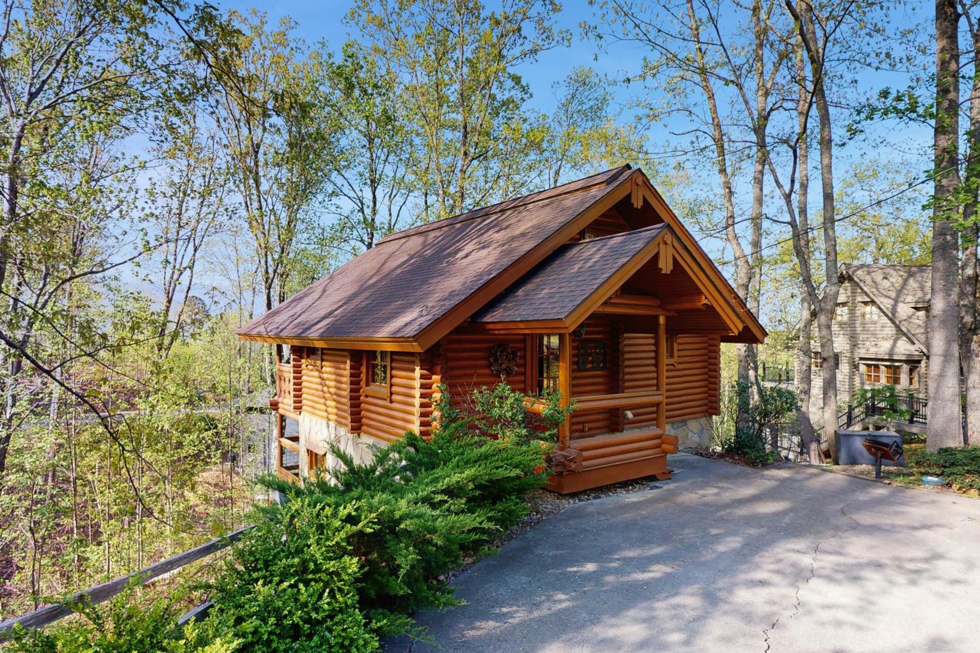 גטלינבורג Pine Cone Cabin מראה חיצוני תמונה
